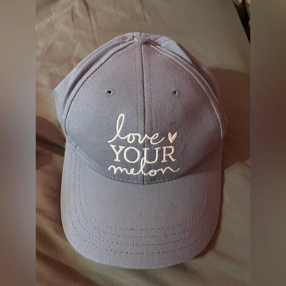 Love your melon hat - Picture 1 of 1
